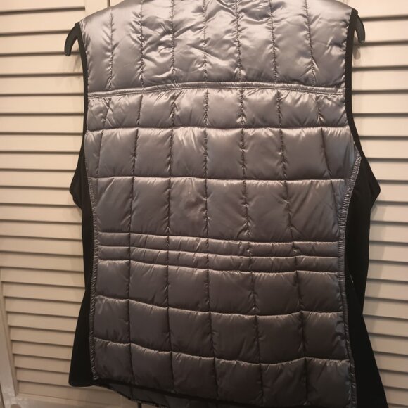 Calvin Klein Performance Gray/Black Metallic Puffer Vest. - Picture 3 of 3